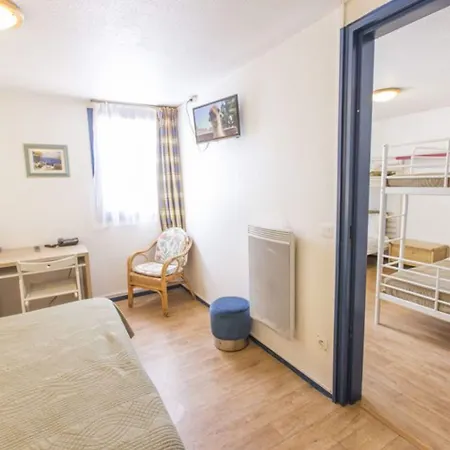 Hipotel Paris Marne La Vallee فندق نْوازييل