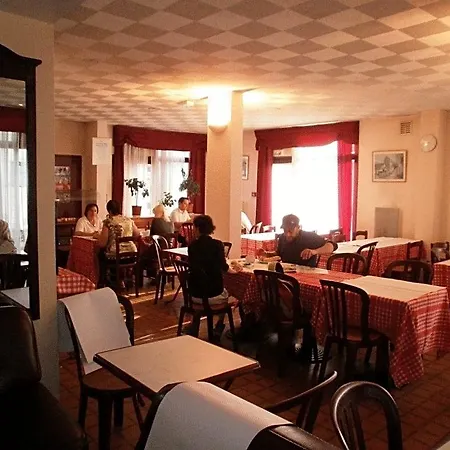 Hipotel Paris Marne La Vallee Hotel