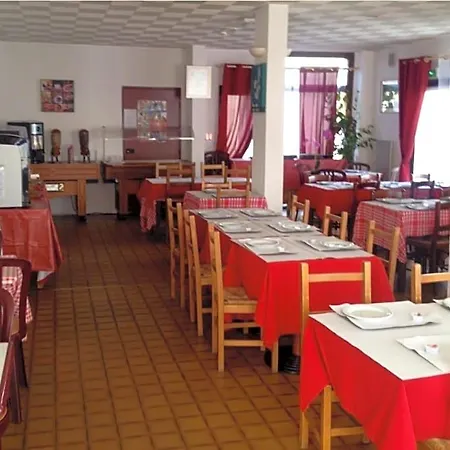 Hotell Hipotel Paris Marne La Vallee 3*
