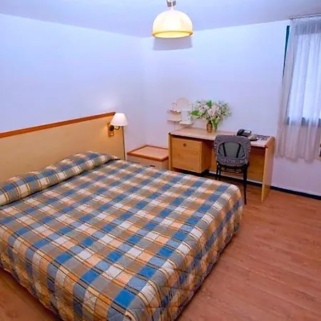 Hipotel Paris Marne La Vallee 3* Noisiel