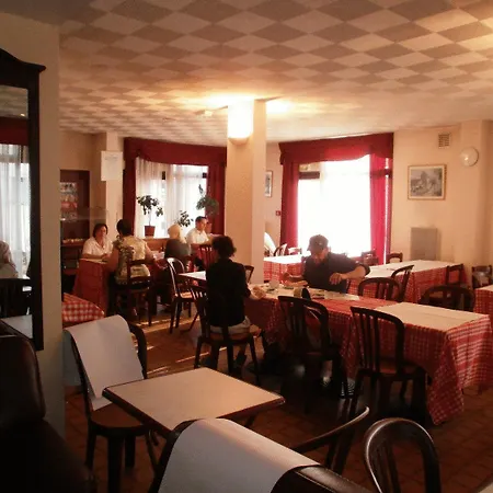 Отель Hipotel Paris Marne La Vallee 3*