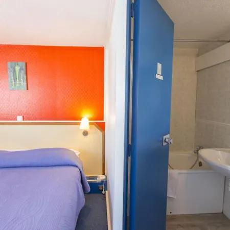 Отель Hipotel Paris Marne La Vallee Нуазьель