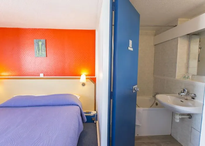 Отель Hipotel Paris Marne La Vallee Нуазьель